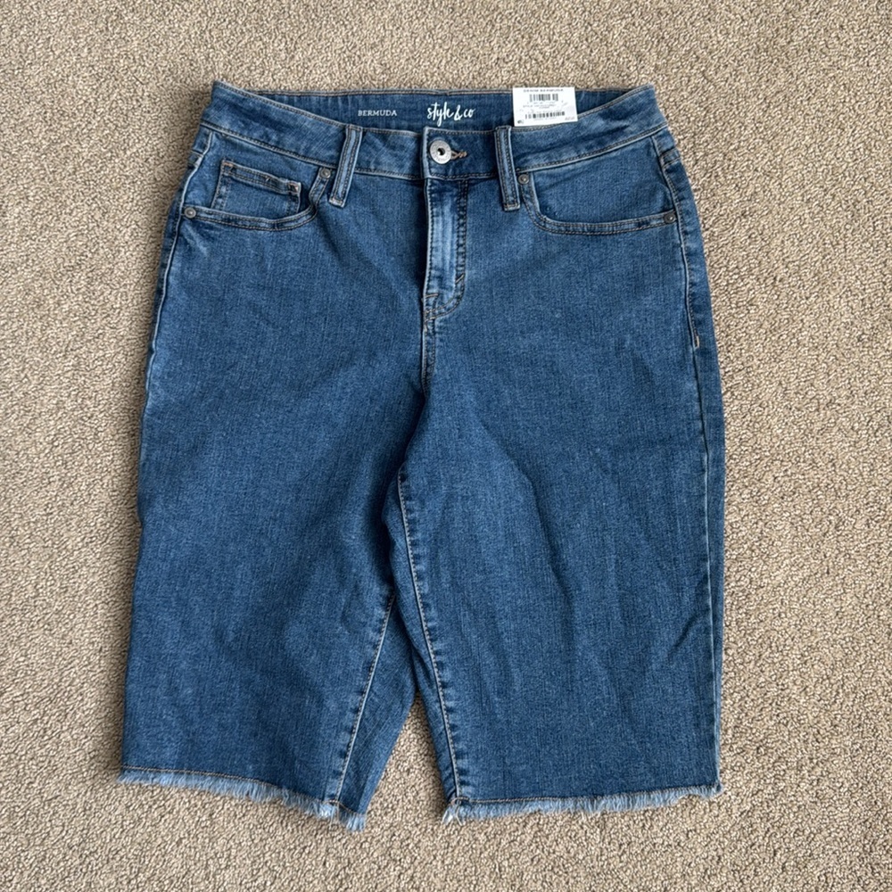 476M NWT Style & Co Women's Raw Hem Bermuda Shorts - Size: 4 - Picture 2 of 7